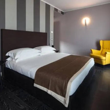 Fifty House Cellini Hotel Milan