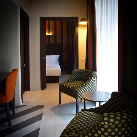 Fifty House Cellini Отель