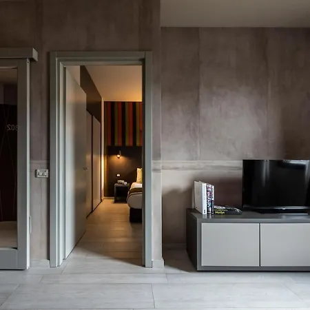 Отель Fifty House Cellini