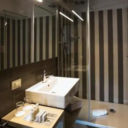 Fifty House Cellini 5* Милан