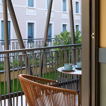Отель Fifty House Cellini 5*