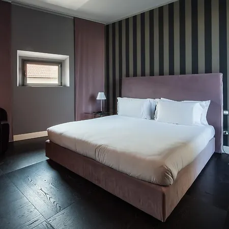Отель Fifty House Cellini 5*